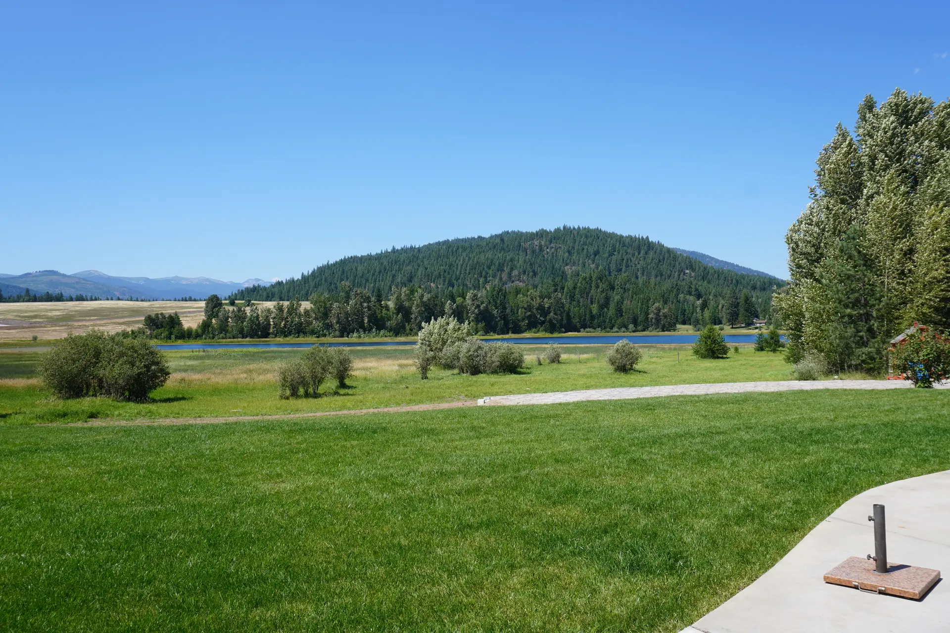 Blue Heron Café outdoor patio and live music stage in Samuels, Idaho near Sandpoint